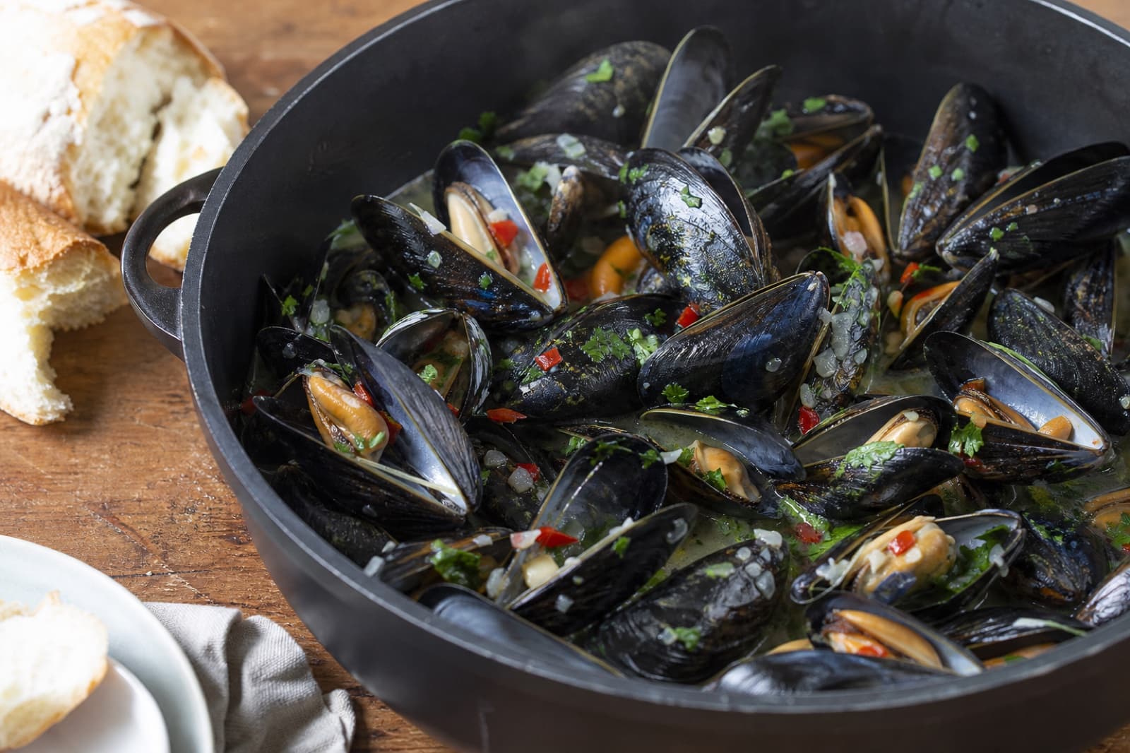 Mussels with White Wine, Chilli and Garlic